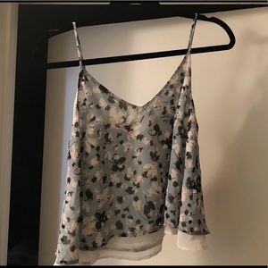 Blue floral top. SIZE M